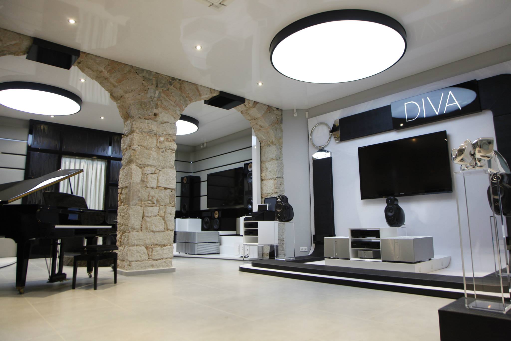 DIVA « LUXURY PRIVATE HOME THEATER »